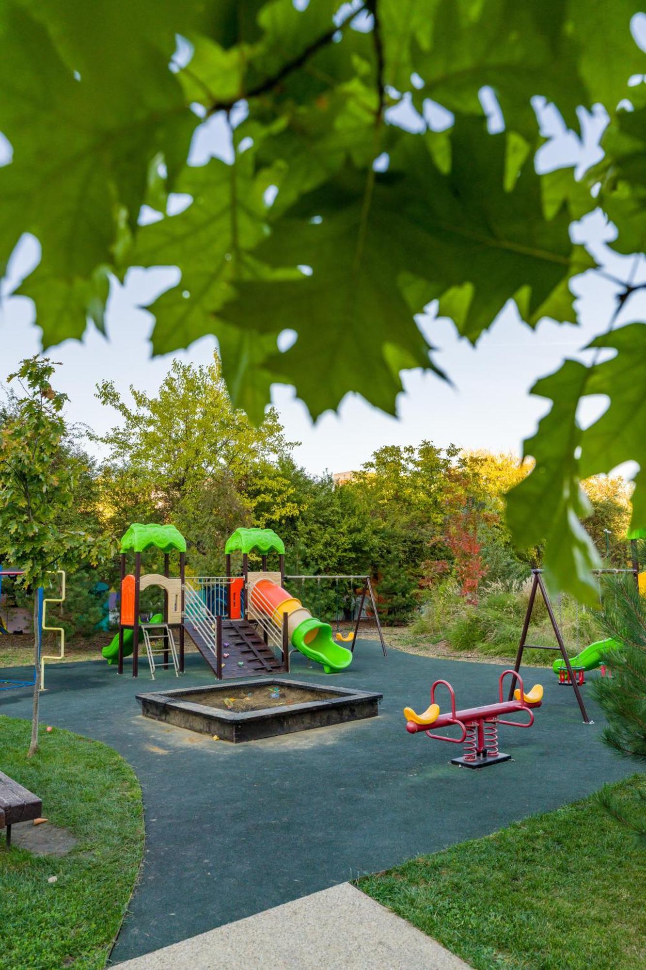 Mido Aviatie Park Apartments With Private Parking & Self Check-In Bukarest Eksteriør billede